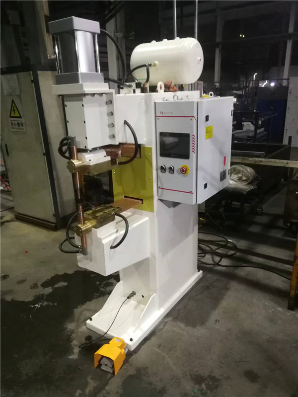 1705920644531829.jpg 4中頻點焊機.jpg